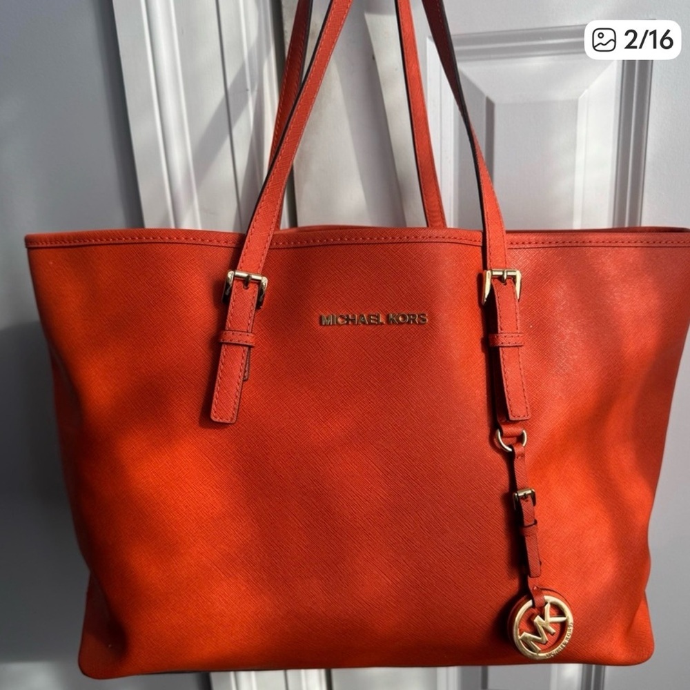 Michael Kors Orange Textured Tote Bag Gold Logo Charm Designer Shoulder - Picture 2 of 16